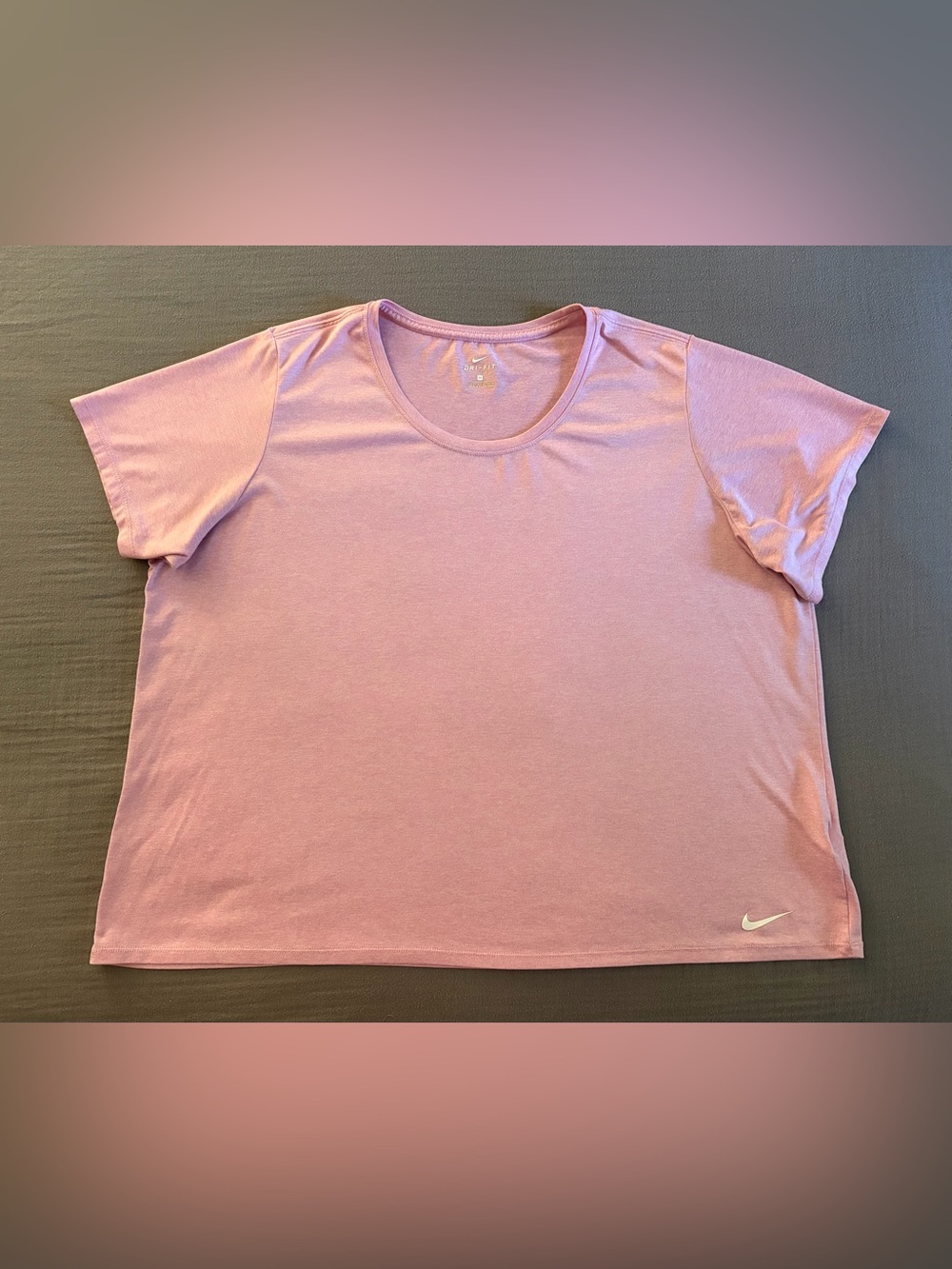 Pink/white Nike DriFit short-sleeved athletic tee T-shirt top 3X